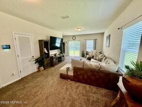 887 Capitol Pkwy in Jacksonville, FL - Building Photo - Building Photo