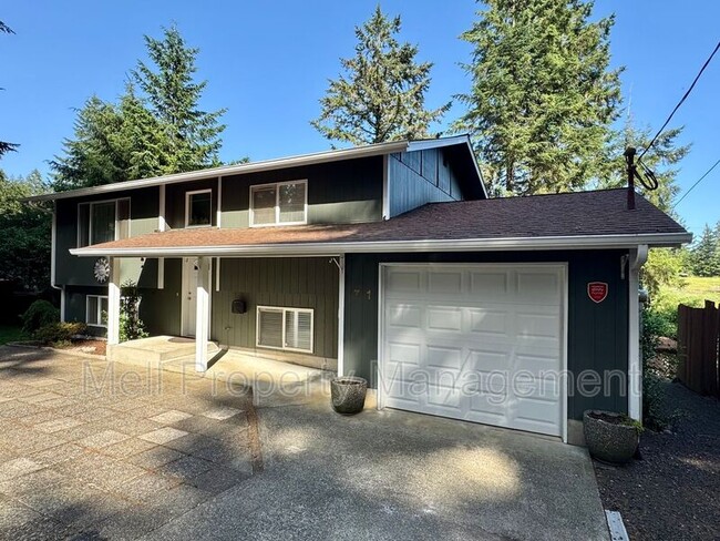 property at 71 E Rainbow Dr