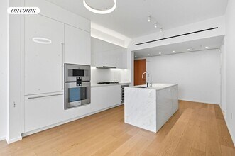 695 1st Ave in New York, NY - Building Photo - Building Photo