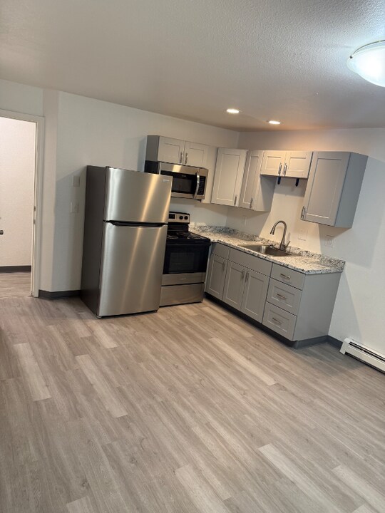 551 N Robin Cir in Wasilla, AK - Building Photo
