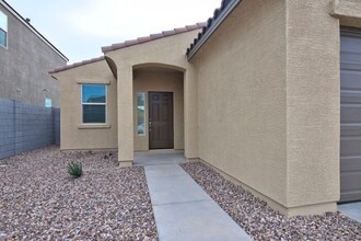 445 W Chapawee Trail in San Tan Valley, AZ - Building Photo - Building Photo