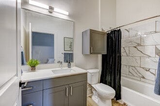 The Landing College Station in College Station, TX - Foto de edificio - Building Photo