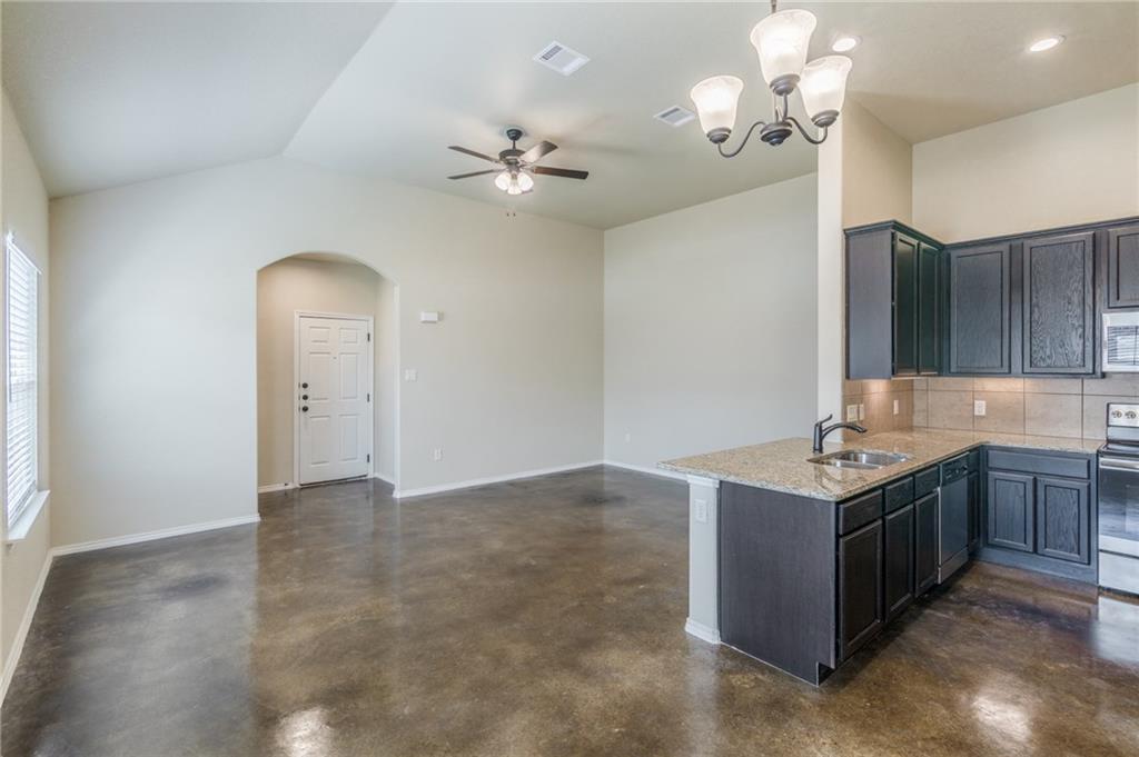 153 Samuel Dr in Mustang Ridge, TX - Building Photo