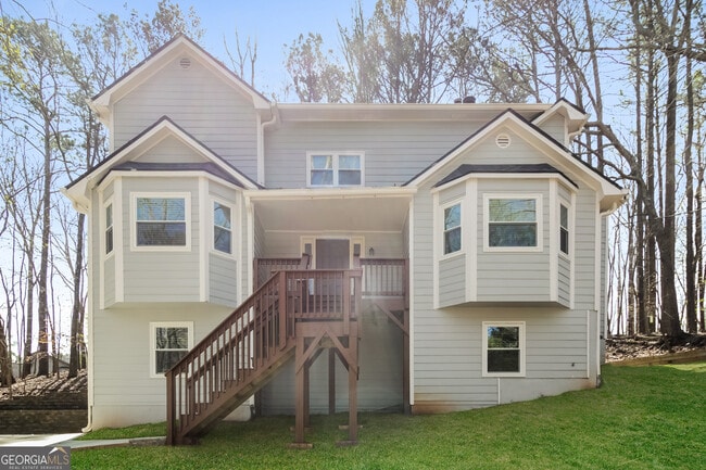 property at 215 Allatoona Highland Dr
