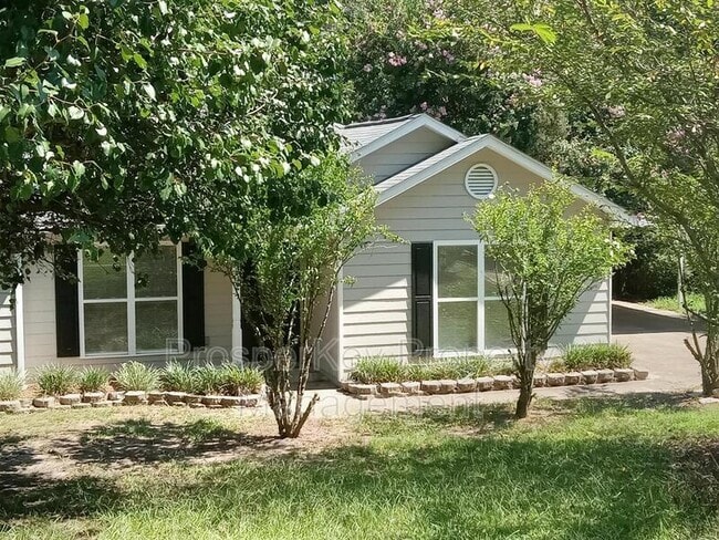 property at 9 Mann St