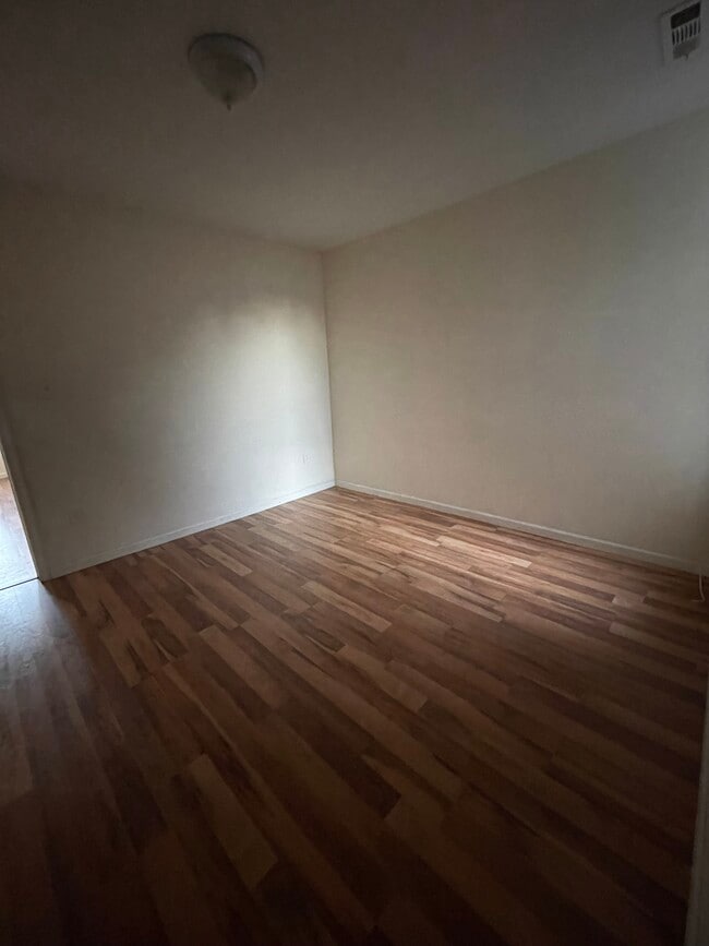 4840 N Camac St, Unit 2 in Philadelphia, PA - Foto de edificio - Building Photo