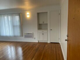 15277 Triskett Rd in Cleveland, OH - Building Photo