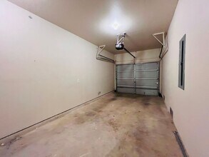 10718 Mathom Landing in Universal City, TX - Building Photo - Building Photo