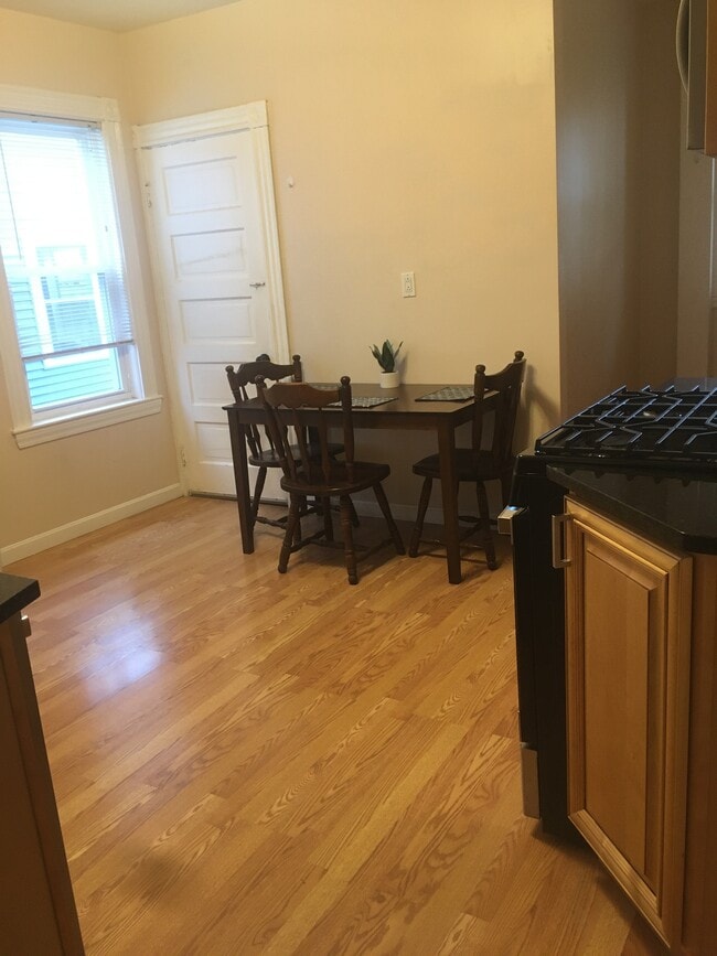 32 Raven St, Unit 1