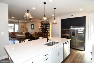 7211 Mountaineer Dr in Alexandria, VA - Building Photo - Building Photo