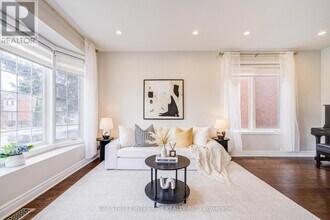 50 Dogwood St in Markham, ON - Building Photo - Building Photo