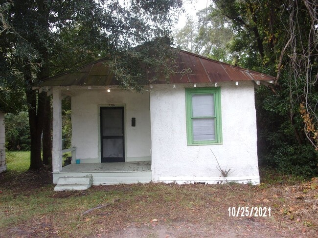 property at 206 Samuel St