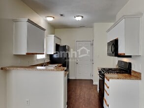 1617 Oak Knoll Ln in Charlotte, NC - Building Photo - Building Photo