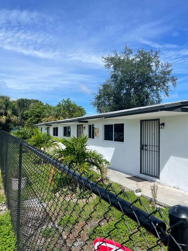 645 NW 64th St