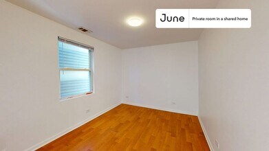Room in Shared 3 bed/1 bath home in Chicago, IL - Building Photo - Building Photo