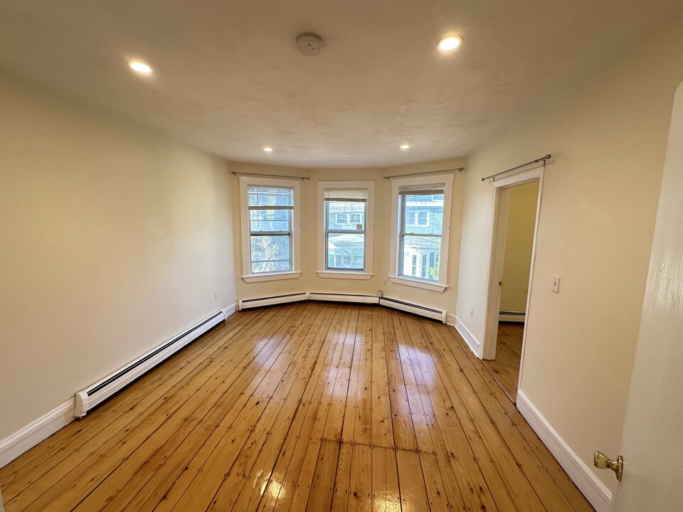 66 Pleasant St, Unit 66 in Cambridge, MA - Building Photo