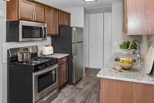 ReNew Minnehaha in Minneapolis, MN - Building Photo