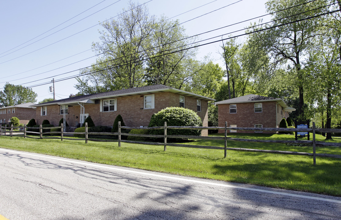 300 Bryn Mawr St in Ravenna, OH - Building Photo