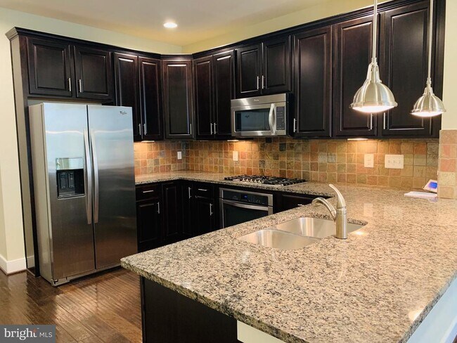 2107 Main Line Blvd in Alexandria, VA - Building Photo - Building Photo
