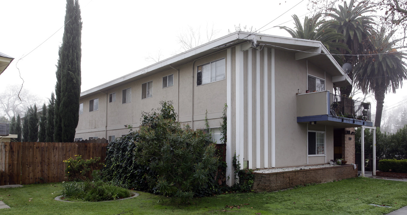 Carol Apartments in Woodland, CA - Building Photo