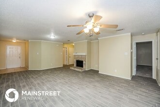 5712 Ainsdale Dr in Fort Worth, TX - Foto de edificio - Building Photo