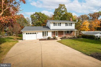 6811 Brisbane St in West Springfield, VA - Building Photo - Building Photo