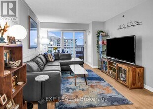 35 Saranac Blvd in Toronto, ON - Building Photo - Building Photo