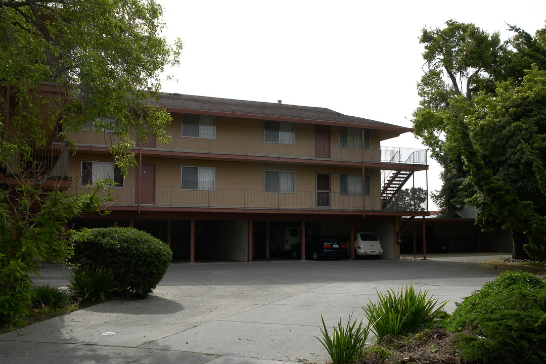 1596 Ebener St in Redwood City, CA - Building Photo