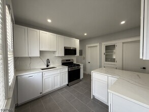 52 Franklin Ave in Clifton, NJ - Building Photo - Building Photo