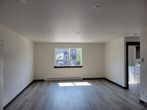 93 W Jefferson Ave in Belgrade, MT - Building Photo - Building Photo