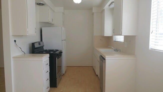 Fifth Street Apartments in Santa Monica, CA - Building Photo - Building Photo