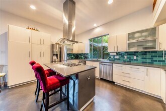 1902 Alegria Rd in Austin, TX - Building Photo - Building Photo