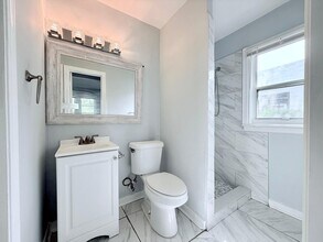 517 Kanuga Dr in West Palm Beach, FL - Foto de edificio - Building Photo