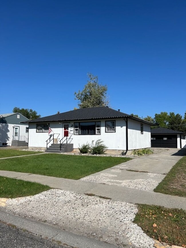 property at 1719 Yellowstone Ave