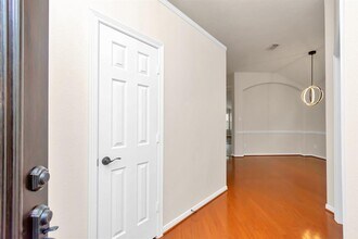 16510 Bluff Springs Dr in Houston, TX - Building Photo - Building Photo