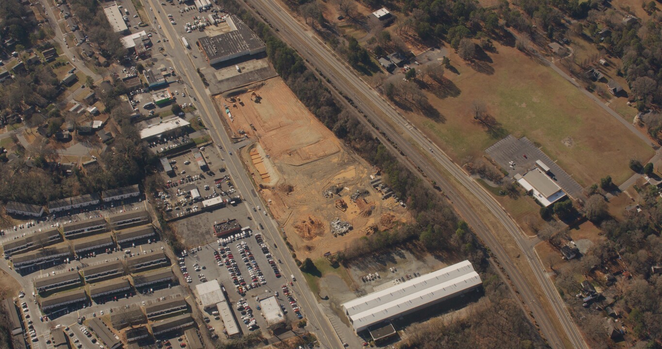 Southmont in Charlotte, NC - Building Photo