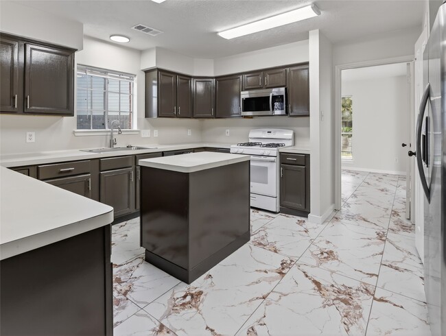 property at 4418 W Thunderwood Cir