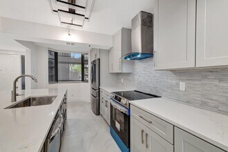 6420 Boca Del Mar Dr in Boca Raton, FL - Building Photo - Building Photo