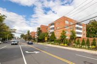 Kensington Gates in Great Neck, NY - Foto de edificio - Building Photo