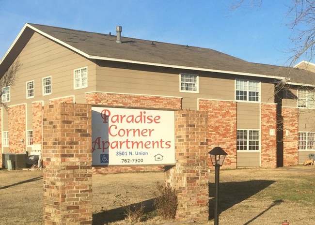 Paradise Corner Apartments