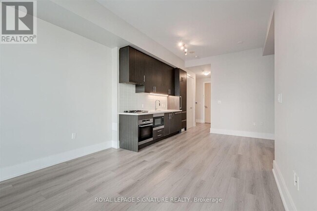 property at 29-429 Queens Quay E
