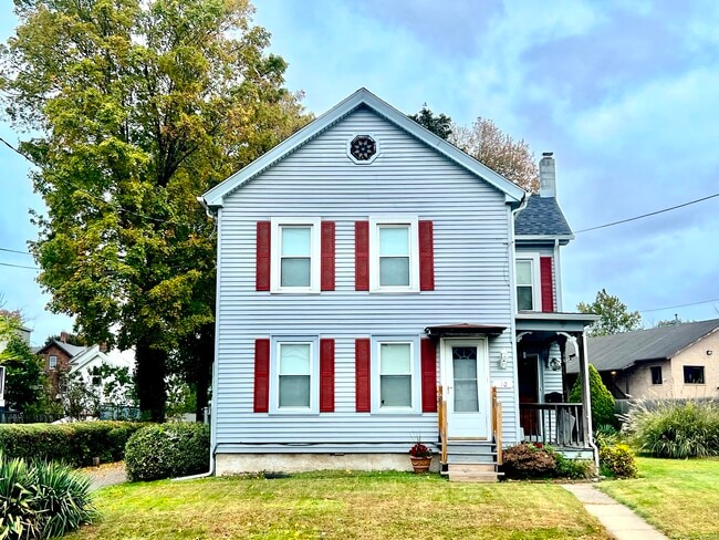 property at 10 Russell St
