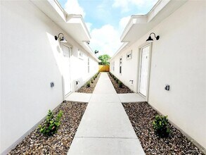 3819 Bella Costa Dr, Unit 1 in Weslaco, TX - Building Photo - Building Photo