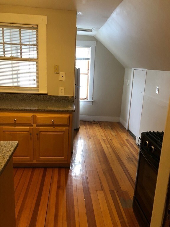 27 Lloyd Rd in Watertown, MA - Building Photo - Building Photo