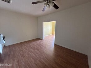 1052 E Ave in Douglas, AZ - Building Photo - Building Photo