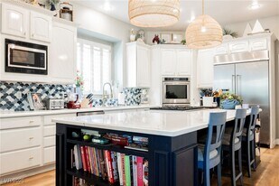 9716 Gavin Stone Ave in Las Vegas, NV - Building Photo