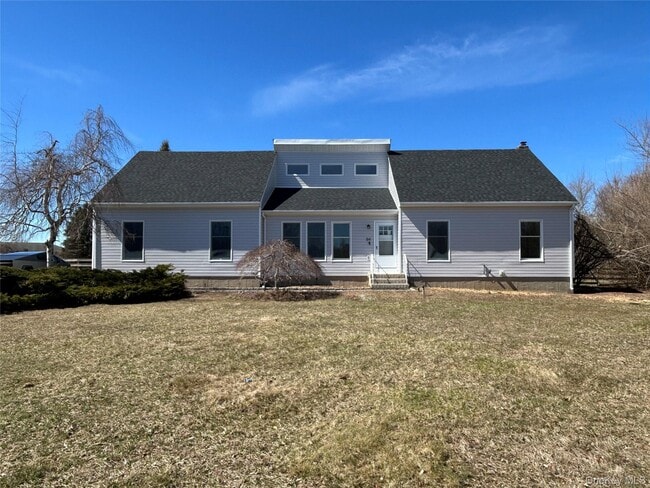 property at 24 Kimberly Ct