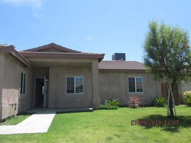 5507 Tierra Abierta Dr in Bakersfield, CA - Foto de edificio - Building Photo