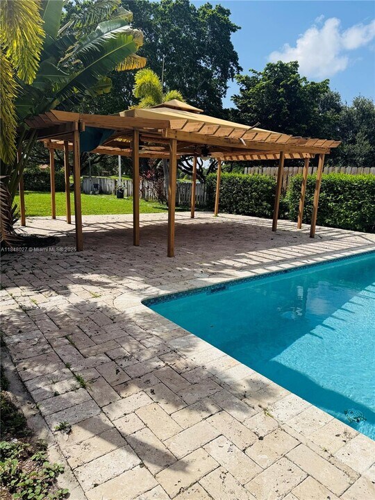 9530 SW 148th Pl in Miami, FL - Building Photo