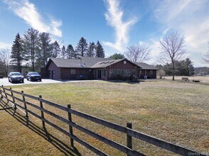 565 Prosperous Valley Rd in Middletown, NY - Building Photo - Building Photo